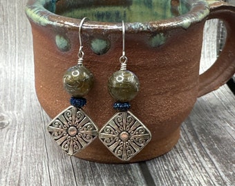 Nelli - Labradorite and Silver earrings