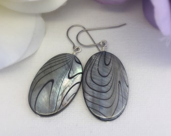 Diana - Stripped Shell earrings