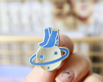 Feminist Pin / 'Rule The World' Enamel Pin