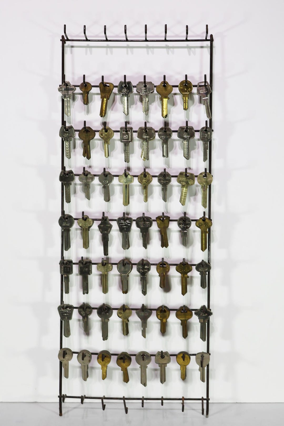 VINTAGE Set of Assorted Blank Keys on Display Rack 240 Keys - Etsy