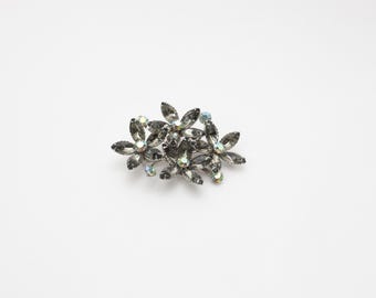 VINTAGE Beau Jewels PLATINUM Flower Borealis  Crystal Rhinestones Brooch Pin