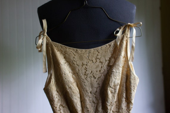 FREE SHIPPING / vintage wedding dress / short wedd