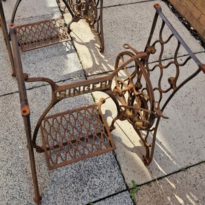 Singer Sewing Machine Base Table Oak Laburnum Resin Upcycled Collection ...