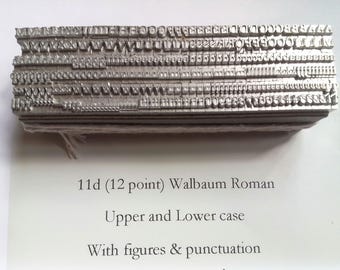 11 puntos (en 12pt) WALBAUM Roman, mayúsculas y minúsculas, tipo de impresión tipográfica en metal