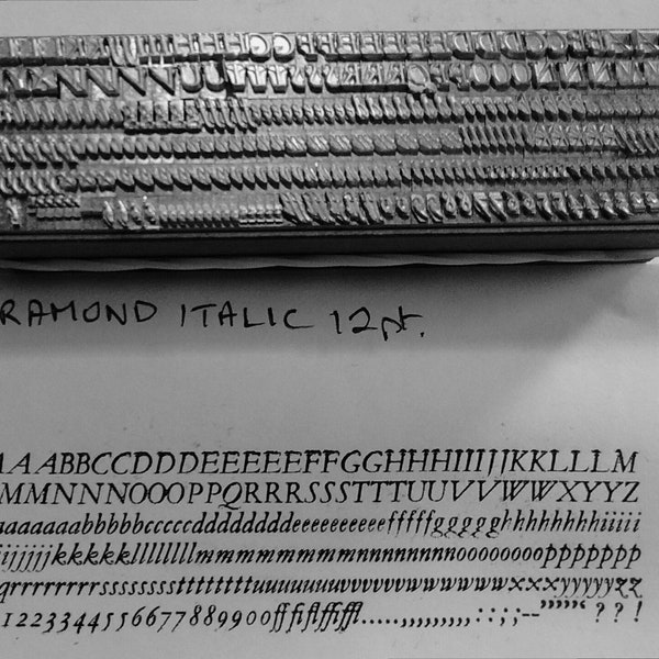 12 point GARAMOND Italic Upper and lower  Letterpress Metal Printing Type