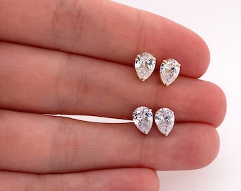 14K Yellow/White Gold Created Diamond 0.50CT-2.00CT Pear Shape Stud Earrings