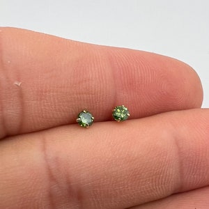 0.20ctw Fancy Groene Ronde Diamant Push Back Stud Oorbellen 14K Massief Geel Goud