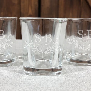 Bulk Wedding Favor Shot Glasses, Wedding Party Favor, Wedding Shot Glasses, Wedding Favors, Personalized Shot Glass Favors