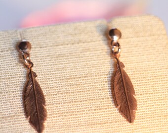Feather dangle earrings, Boho rose gold bridal earrings, Silver boho Bridesmaid earrings gifts, Drop statement dainty wedding earrings