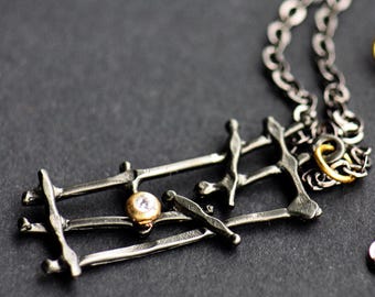 Handmade Schwarz Messing Anhänger: Gold Zirkon Einfassungen