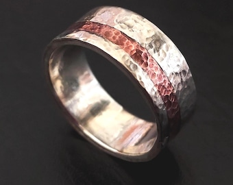Handgefertigter Zweifarbiger Gehämmerter Silber 925 & Kupfer Ring: Personalisierte Gravur
