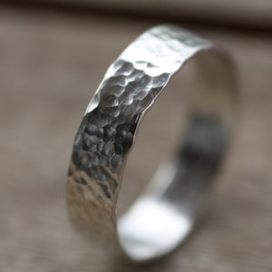 Hammered Silver 950 Ring: Custom Engraved Wedding Band