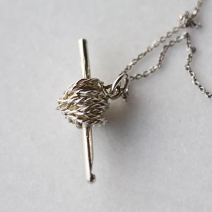 Crochet lovers pendant gift, Personalized Sterling Silver pendant, Necklace Gift for mom, Self gift imagem 6
