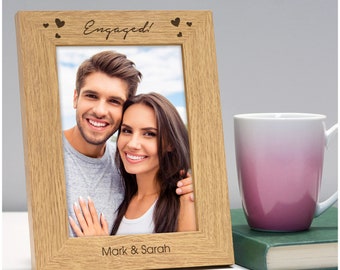 Engagement Photo Frame Gifts for Couples - Personalised Engaged Wooden Photo Frame For Engaged Couples - Engagement Gifts For Best Friend