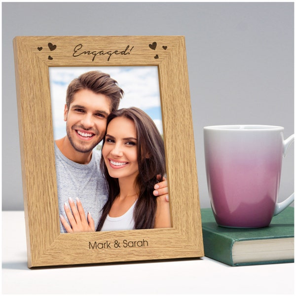 Engagement Photo Frame Gifts for Couples - Personalised Engaged Wooden Photo Frame For Engaged Couples - Engagement Gifts For Best Friend