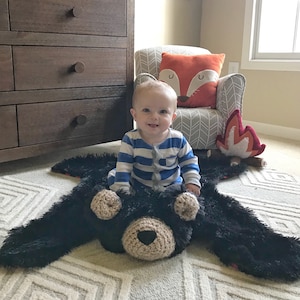 Vloerkleed zwarte beren, kinderkamerdecoratie bosdieren