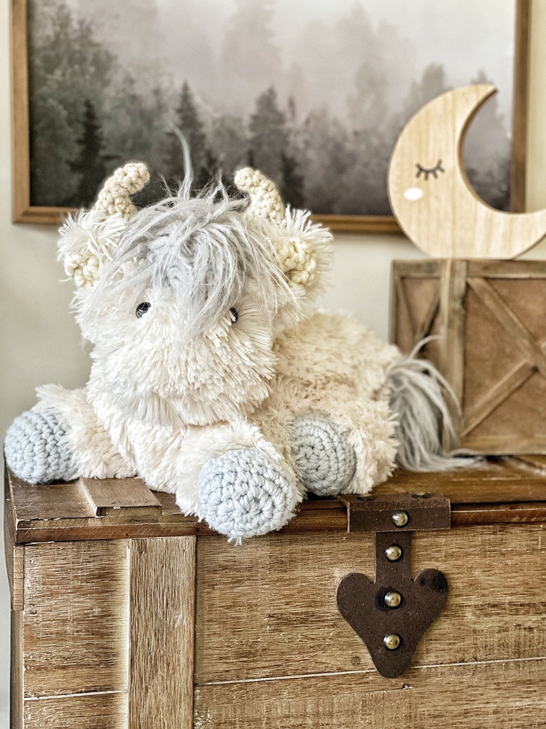 White Highland Cow Plush. Stuffed animal nursery decor. Soft highland cow baby gift. Christmas highland cow stuffie. Crochet cow gift. image 7