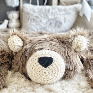 Regelmäßige Größe Cappuccino Grizzly Bear Rug Am besten für Kinderzimmer und Camping Raum | Handgewebter Teppich von ClaraLoo Creations
