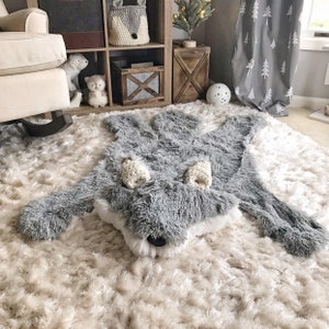 Wolf Rug, Grey Fox Rug, Woodland Nursery Rug image 3