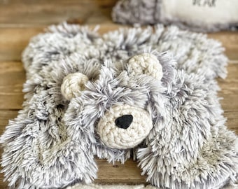 Graue Bären Lovey Decke mit Kunstpelz für Kinderzimmer Dekor