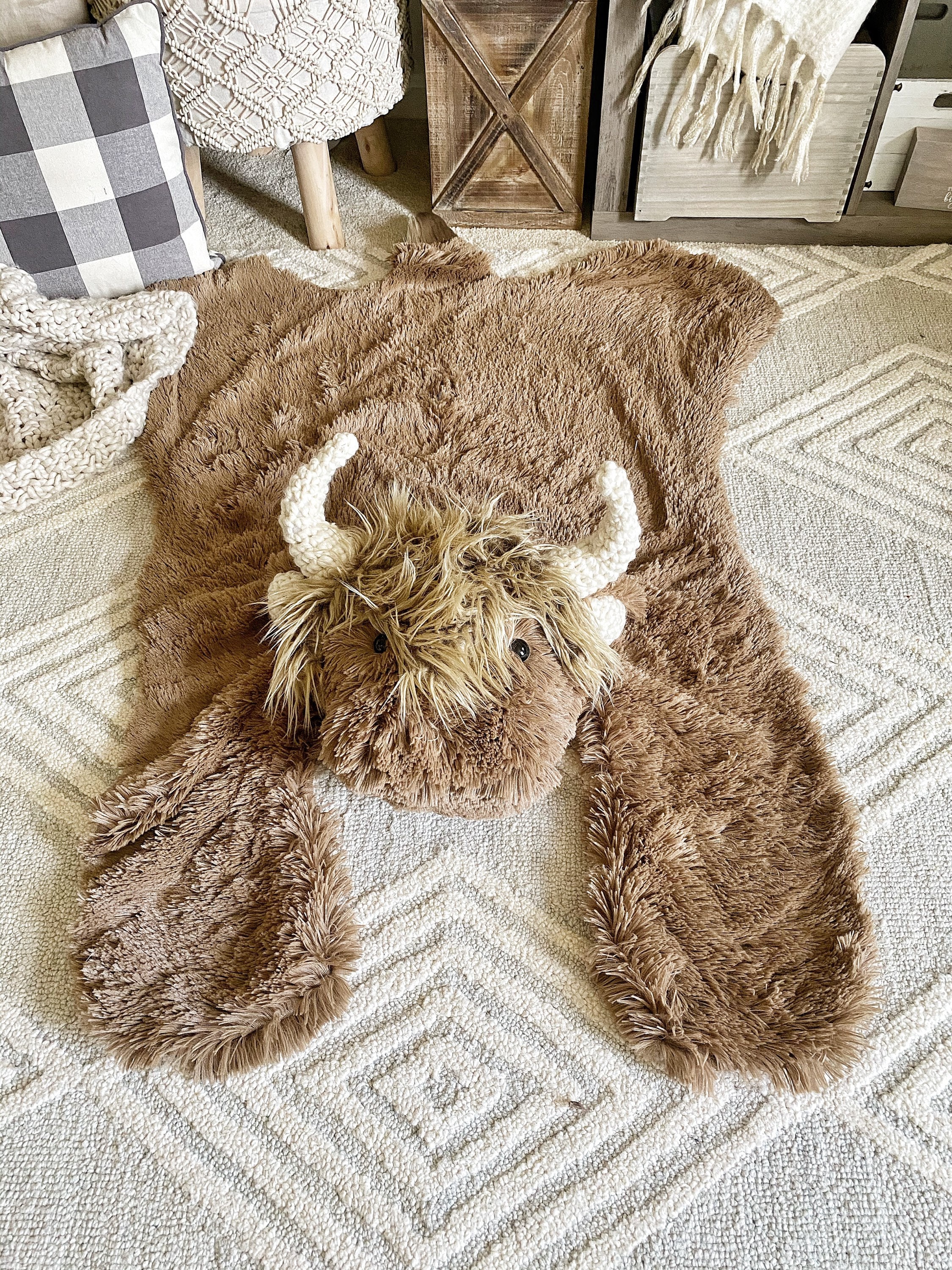 Highland Cow Rug With Plush Faux Fur and Crochet for Western