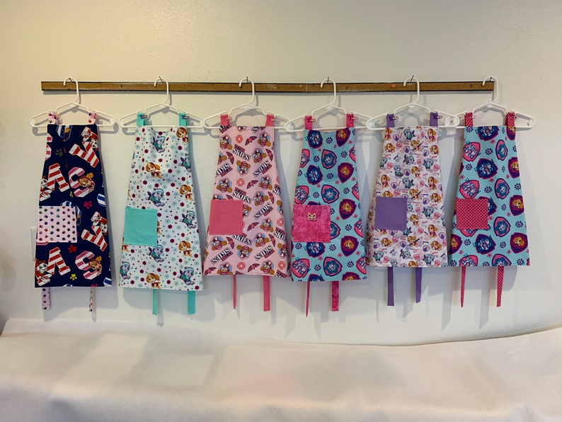 hats navy Girl/'s paw patrol apron goggles reversible Dots aqua Skye and Everest pink Hearts and flowers purple pocket lined