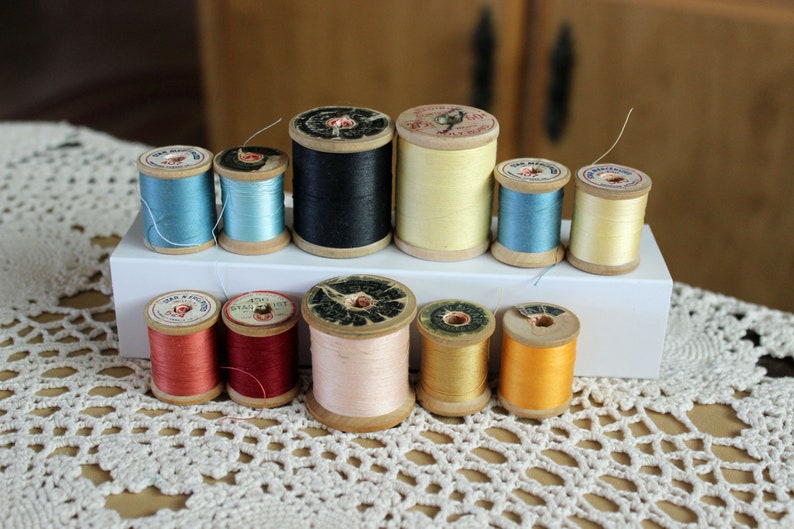 11 Wood Spool Threads 10 Spools Star Cotton Thread 1 Belding Corticelli Poly Bond Thread 11 Different Colors Excellent Vintage