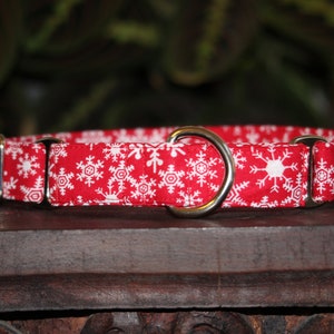 Wet Nose Designs Handmade Nordic Stripes Snowflake Dog Collar – Red, Christmas/Winter, Adjustable