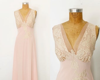 1950s / 50s Vintage Pale Pink Nylon and Lace Nightgown by Vanity Fair / Extra Small / XS