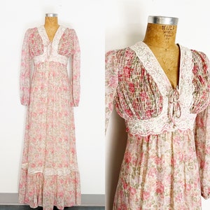 SALE 1970s / 70s Vintage Pink Floral Prairie Maxi Dress / Extra Small
