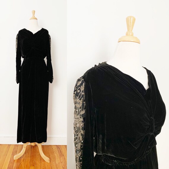 1930s / 30s Vintage Black Velvet Beaded Evening Go