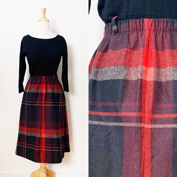 1970s / 70s Vintage Plaid Tartan A-Line Skirt / Sm
