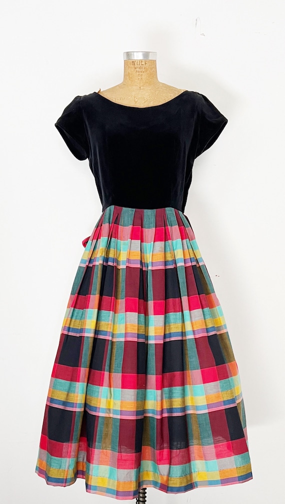 1940s / 40s Vintage Velveteen and Plaid Fit and F… - image 2