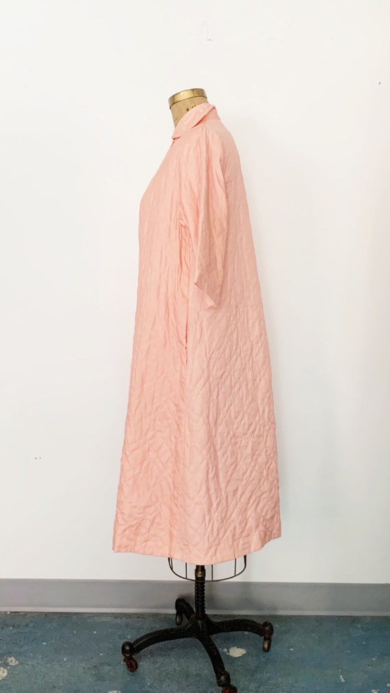 1960s / 60s Vintage Bubble Gum Pink Quilted Nylon Rob… Gem
