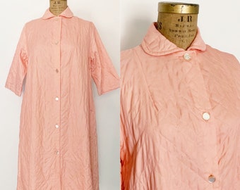 1960s / 60s Vintage Bubble Gum Pink Quilted Nylon Robe by Loungees / Large / Extra Large