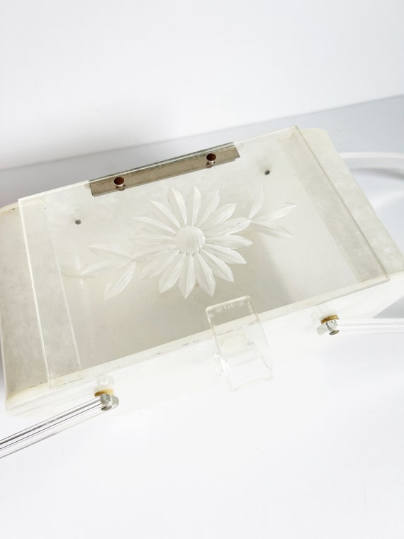 1950s / 50s Vintage Daisy Pearly White + Clear Lu… - image 3