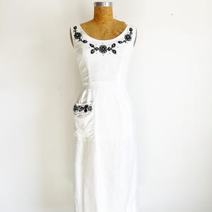 1950s / 50s Vintage Beaded Linen Sheath Dress / Extra Small