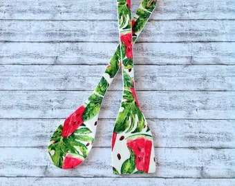 Decoración de cocina con temática de sandía, idea para colgar en la pared de la cocina, recuerdos para fiestas de verano, par de cucharas de madera decorativas, fiesta tropical con temática de sandía.