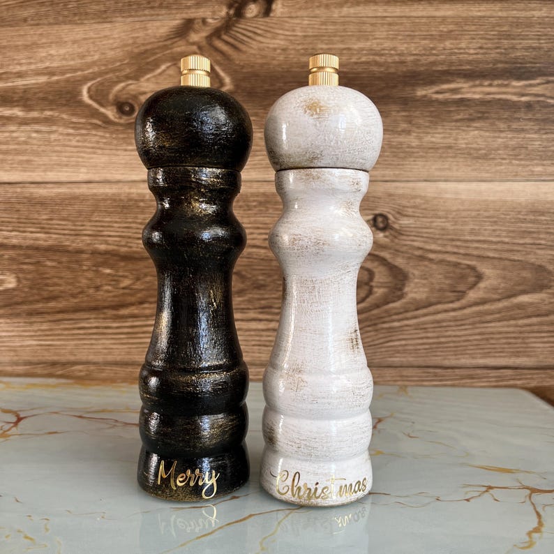 Christmas Table Decor, Holiday Gifting, Salt and Pepper Grinders Set