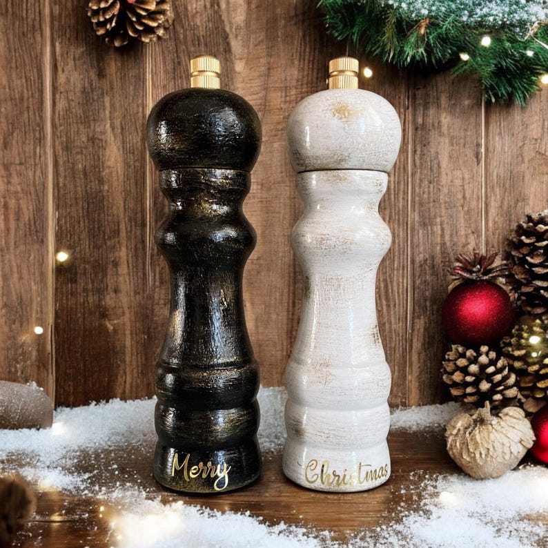 Christmas Table Decor, Holiday Gifting, Salt and Pepper Grinders Set