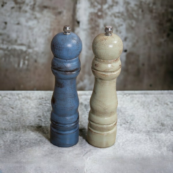 Peppermills, Set of 2 Wooden Mills, Salt and Pepper Grinders, Country Blue - Country Green