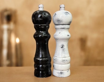 Pepper Mills Wood, Father&#39;s Day Gift, Black and White Grinders, Salt and Pepper Shakers, Cooking Gift New Home, Foodie Dad Gift