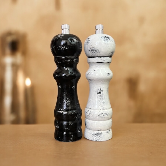 Pepper Mills Wood, Father's Day Gift, Black and White Grinders, Salt and Pepper Shakers, Cooking Gift New Home, Foodie Dad Gift