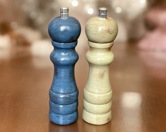 Rustic Country Blue - Country Green Salt and Pepper Mill Set, Spice Grinders for Kitchen, Gift for Foodies and Cook Lovers, Wedding Gift