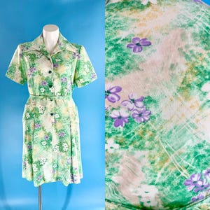 Vintage Floral Mod Dress with Belt: 1970s Green Shirtwaist, Plus Size 3X