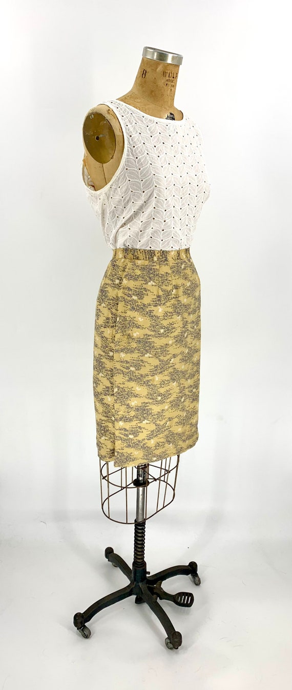 1960s Vintage Black and yellow scenic high waiste… - image 3