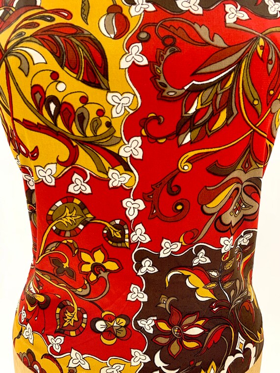 1970s vintage sleeveless red and yellow floral blouse… Gem