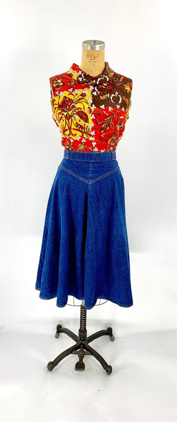 1970s vintage sleeveless red and yellow floral blouse… Gem