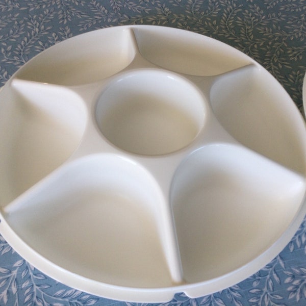 Vintage Pristine White Tupperware Lg. Crudités/Veg/ Fruit /Cheese Tray with Cover/Ice Tray