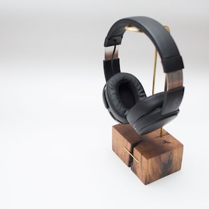 Headphone Stand - Minimalist Oakwood Headset Holder | Handmade Headphones Stand | Wood and Brass Headphone Desk Organizer